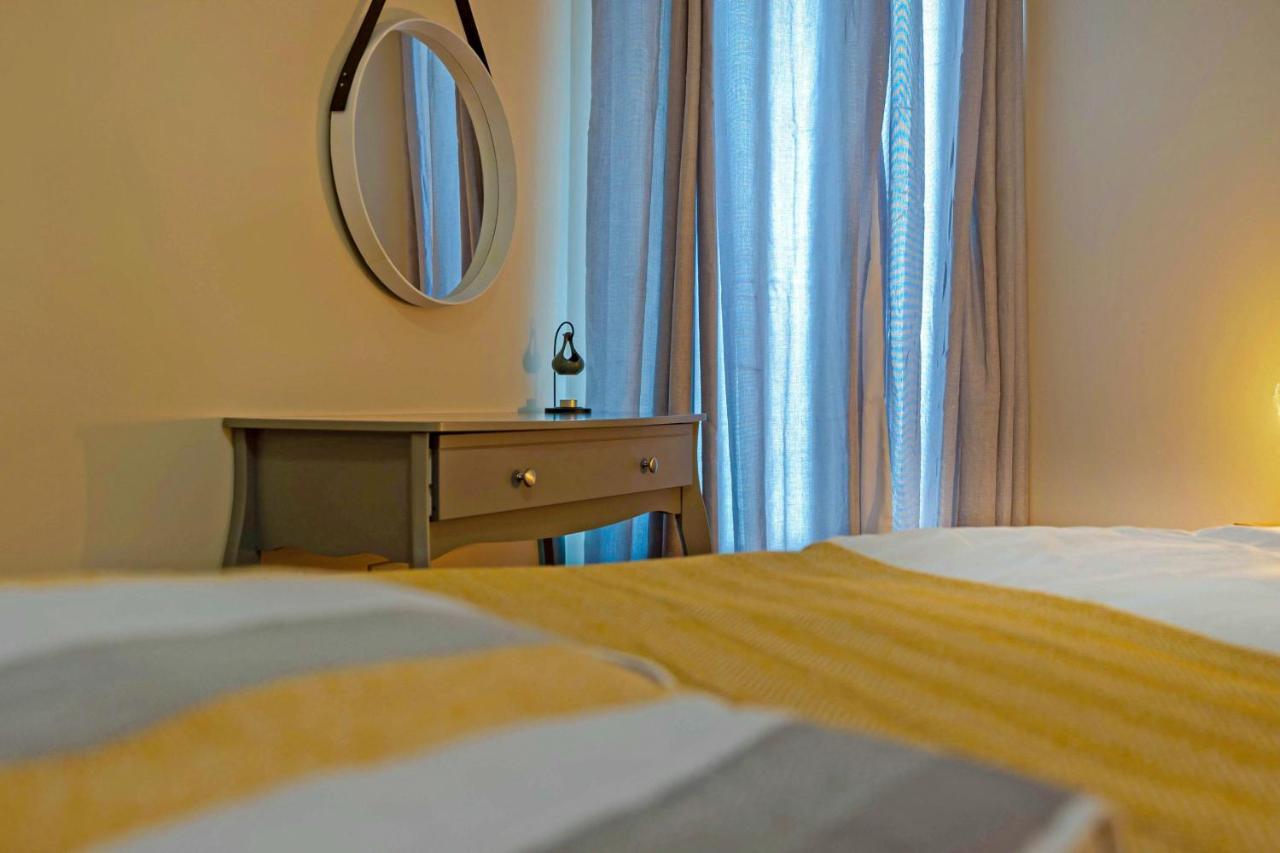 Modern & Spacious 2 Bedroom Serviced Apartment Next To Lochend Park - Private Underground Parking & Lift Available - Close To Edinburgh City Centre Eksteriør bilde
